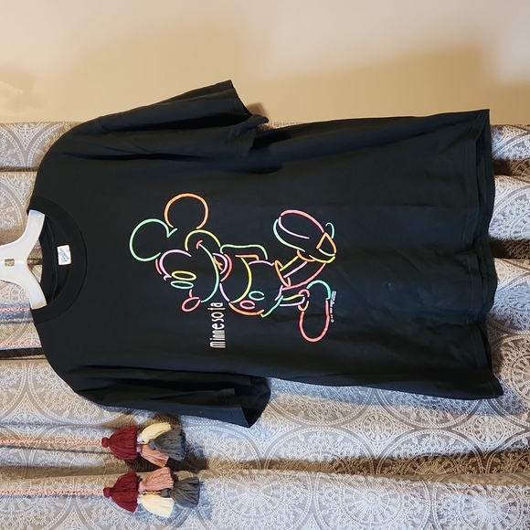 Vintage Disney Tee - Picture 1 of 8